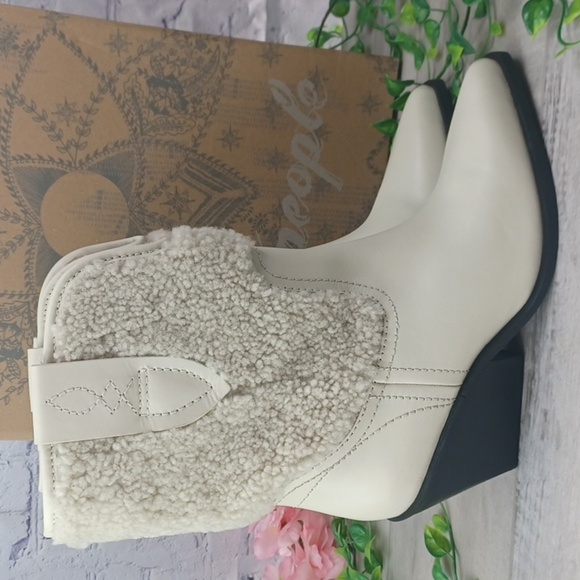 Free People Pitchfork Point Shearling Boot In Arctic Fox~NIB - Picture 6 of 12